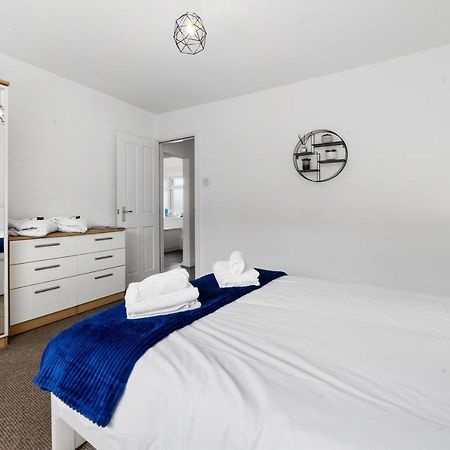 Village Cwtch Whitchurch 2 Bedroom Apartment Cardiff Extérieur photo