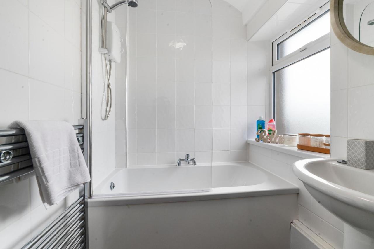 Village Cwtch Whitchurch 2 Bedroom Apartment Cardiff Extérieur photo