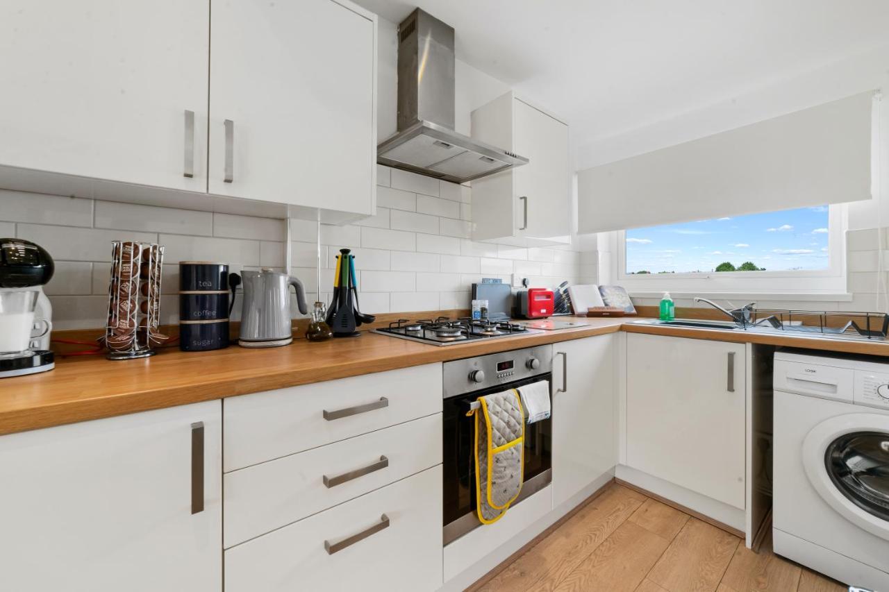 Village Cwtch Whitchurch 2 Bedroom Apartment Cardiff Extérieur photo