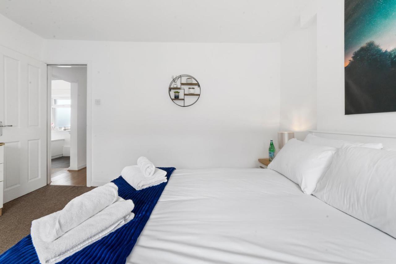 Village Cwtch Whitchurch 2 Bedroom Apartment Cardiff Extérieur photo